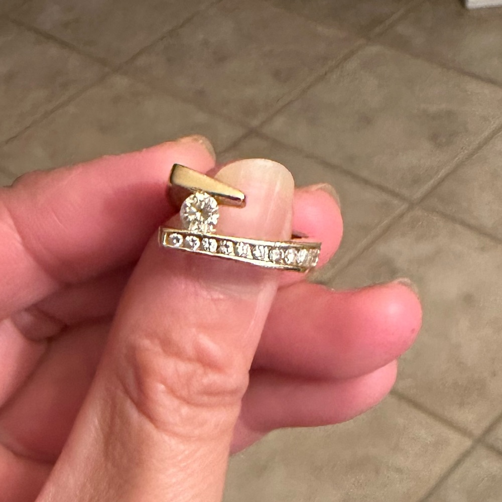 Unbranded diamond ring